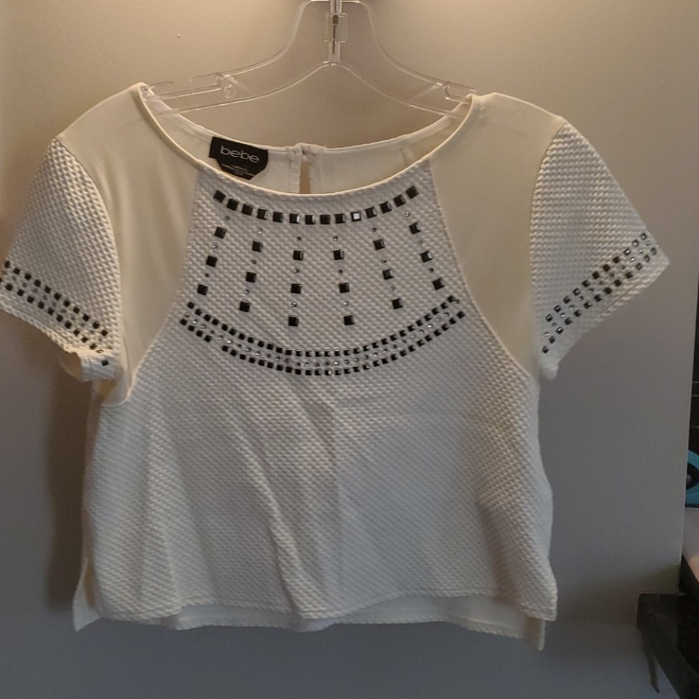 White croptop